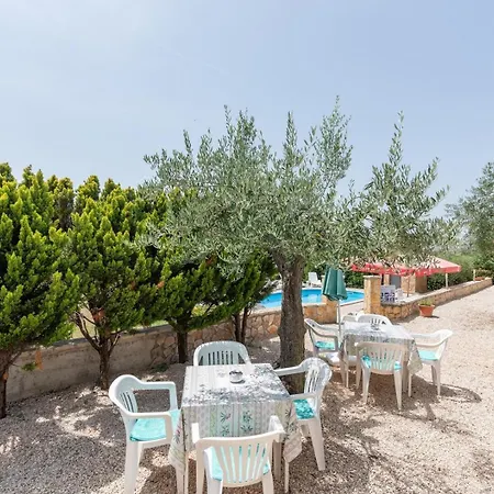Casa Jelena With Shared Pool Apartman