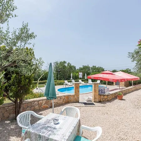 Appartement Casa Jelena With Shared Pool