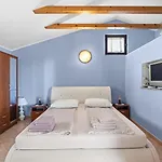 Apartamento Casa Jelena With Shared Pool Kaštelir