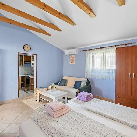 Apartamento Casa Jelena With Shared Pool