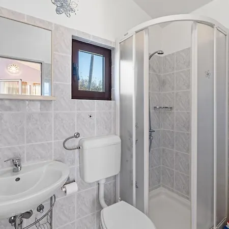 Casa Jelena With Shared Pool Kaštelir