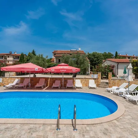 Casa Jelena With Shared Pool Kaštelir