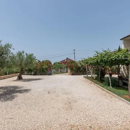 Casa Jelena With Shared Pool شقة *