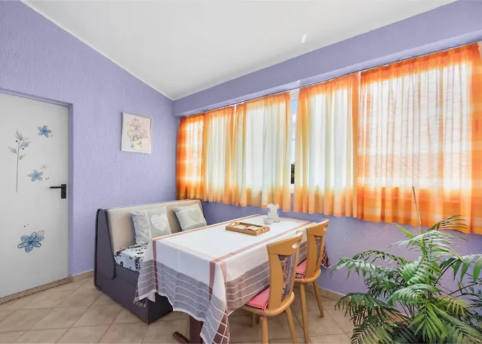 Casa Jelena With Shared Pool 아파트 Kaštelir