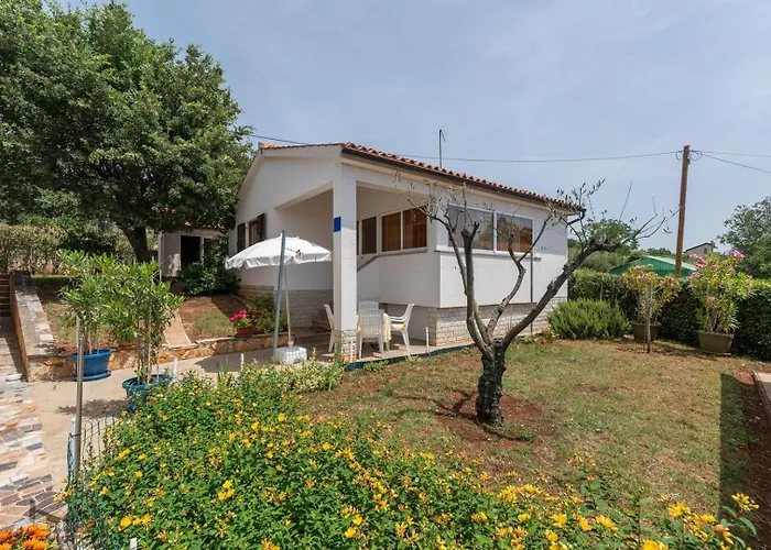 Casa Jelena With Shared Pool 아파트 *