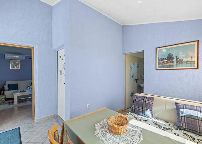 아파트 Casa Jelena With Shared Pool *