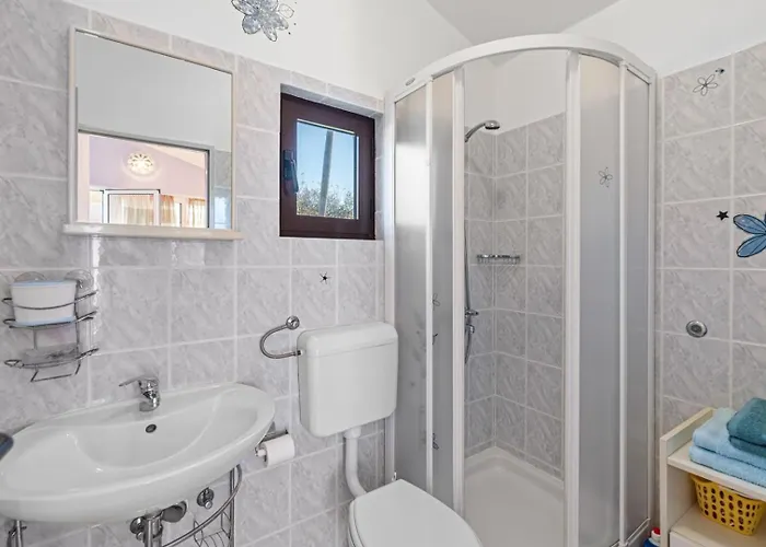 Casa Jelena With Shared Pool Kaštelir