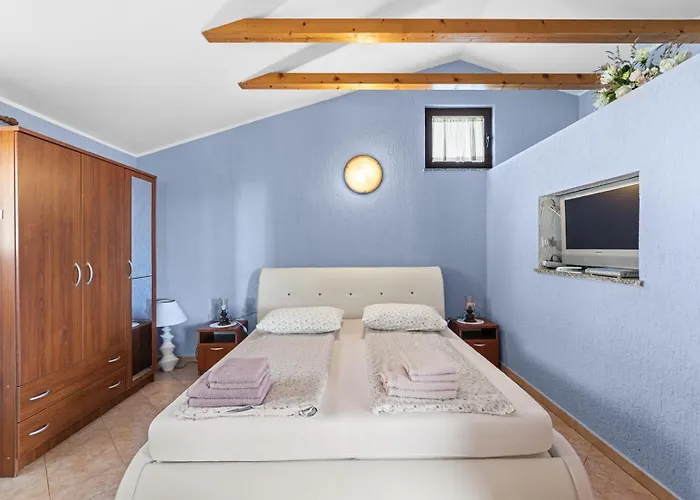 아파트 Casa Jelena With Shared Pool Kaštelir