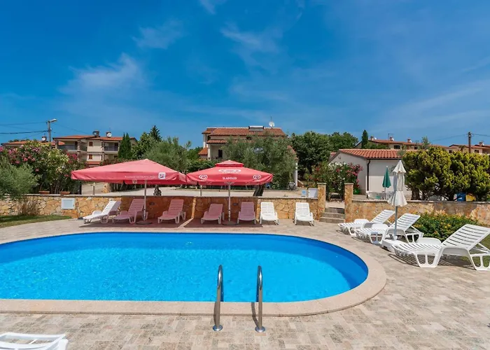 Casa Jelena With Shared Pool Kaštelir