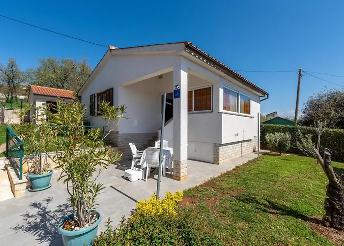 아파트 Casa Jelena With Shared Pool